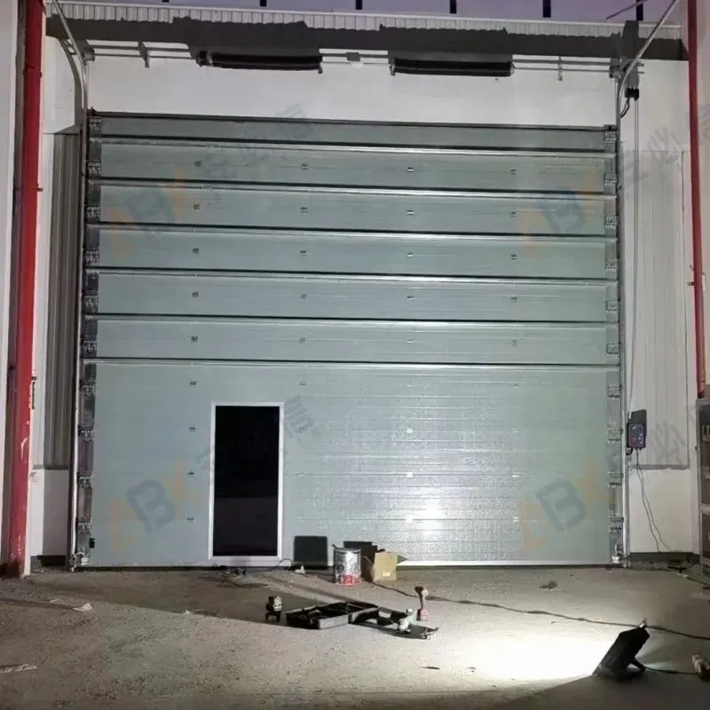 铝合金白色滑升门简介与工作原理介绍